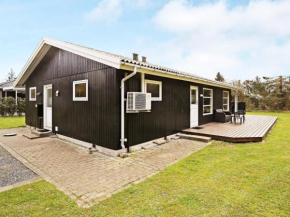 Four-Bedroom Holiday home in Væggerløse 21 in Bogø By